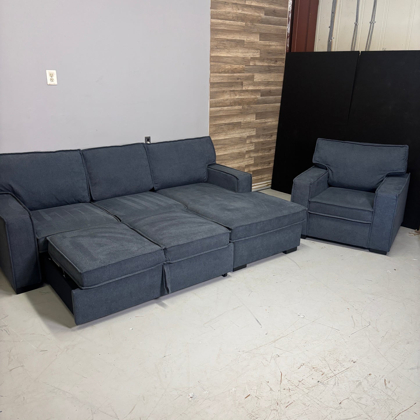 Bob's Sleeper Sectional with Single Chair