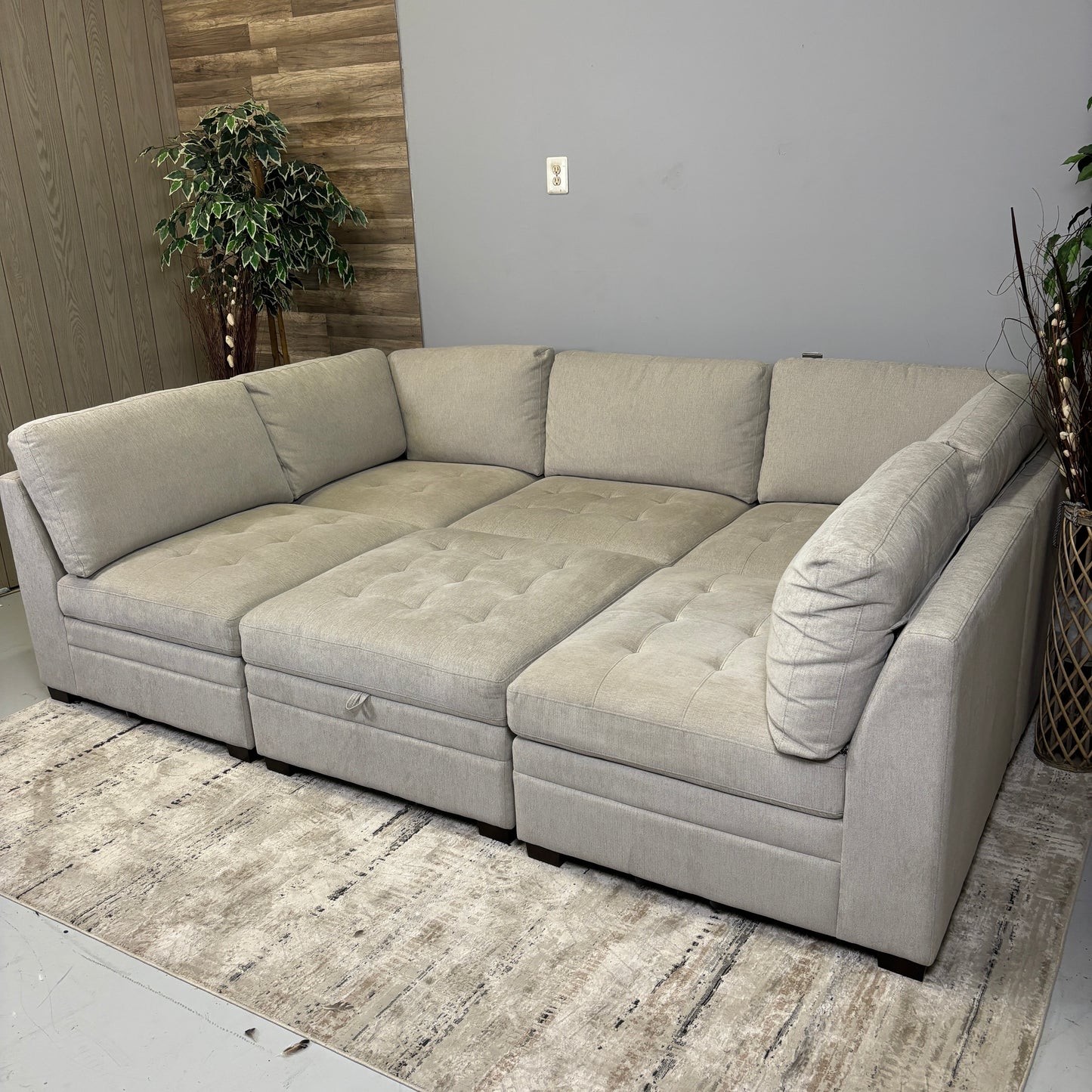 Thomasville Tisdale Sectional (Beige)