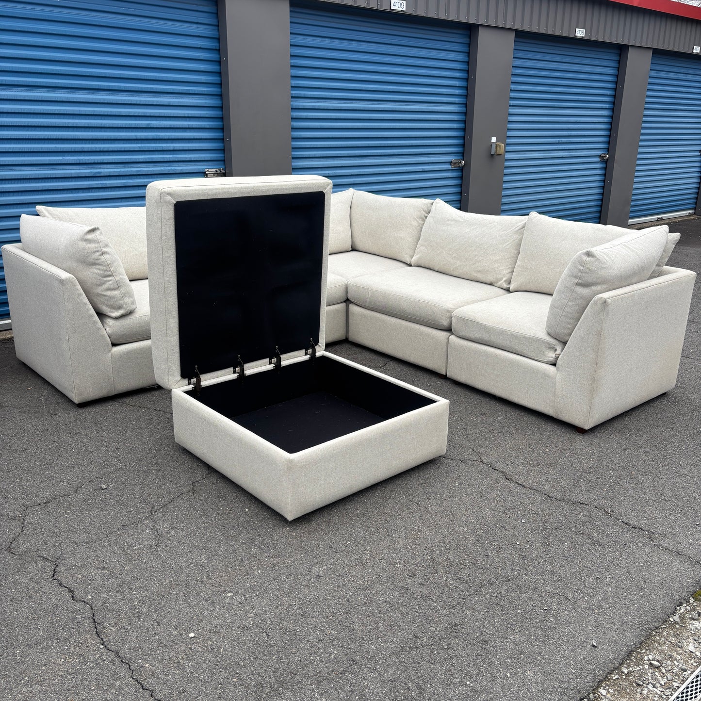 Bassett Beckham Modular Sectional