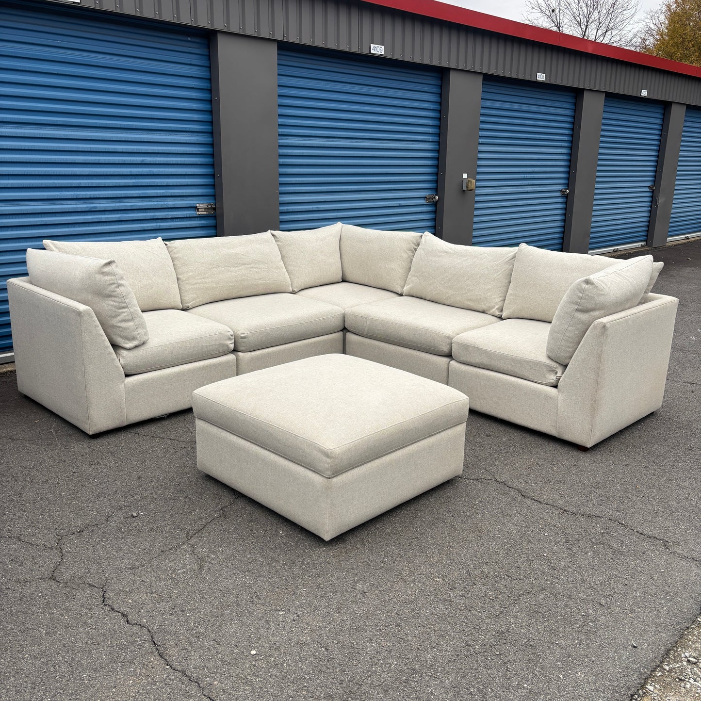 Bassett Beckham Modular Sectional