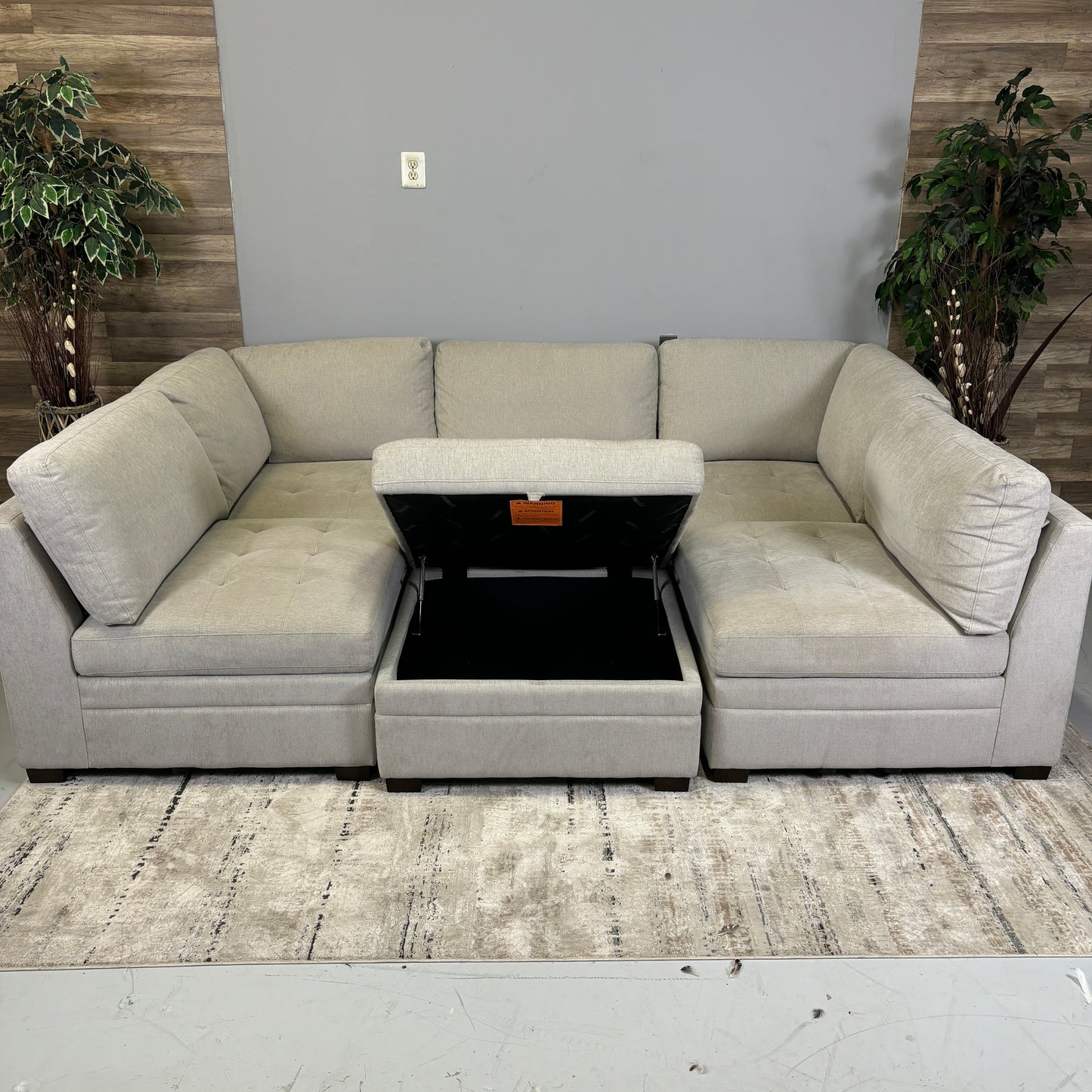 Thomasville Tisdale Sectional (Beige)